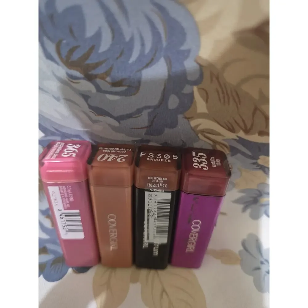 COVERGIRL Lipstick Stick FS305 Groupie, 335 Tantalize, 240 Caramel Kiss 3.5g